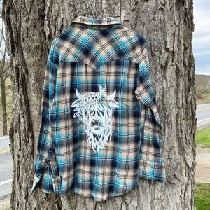 Highland flannel. Medium. Men’s Women’s flannel. wrangler. Rodeo.Cowgirl